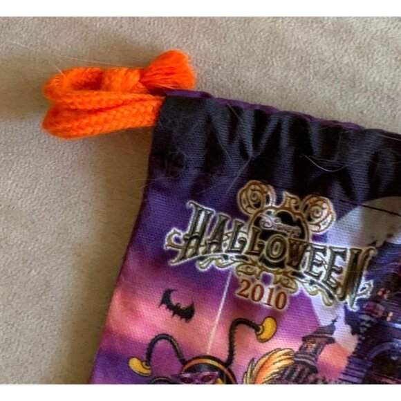 2010 Halloween Tokyo Sea Disney pins drawstring cloth bag reversible RARE - Picture 10 of 10